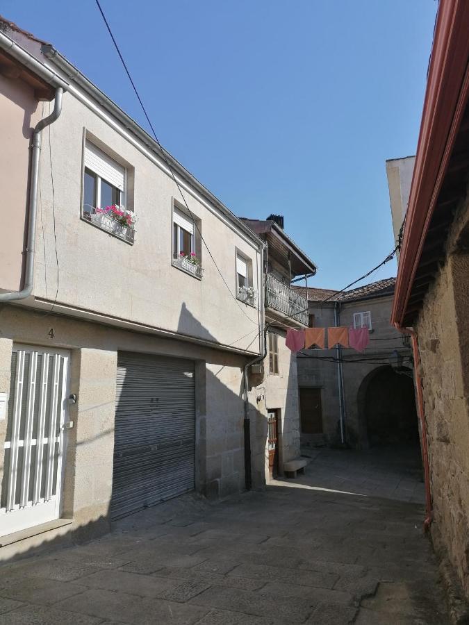 Apartamento Sobreira En Centro Allariz Con Wifi Bagian luar foto